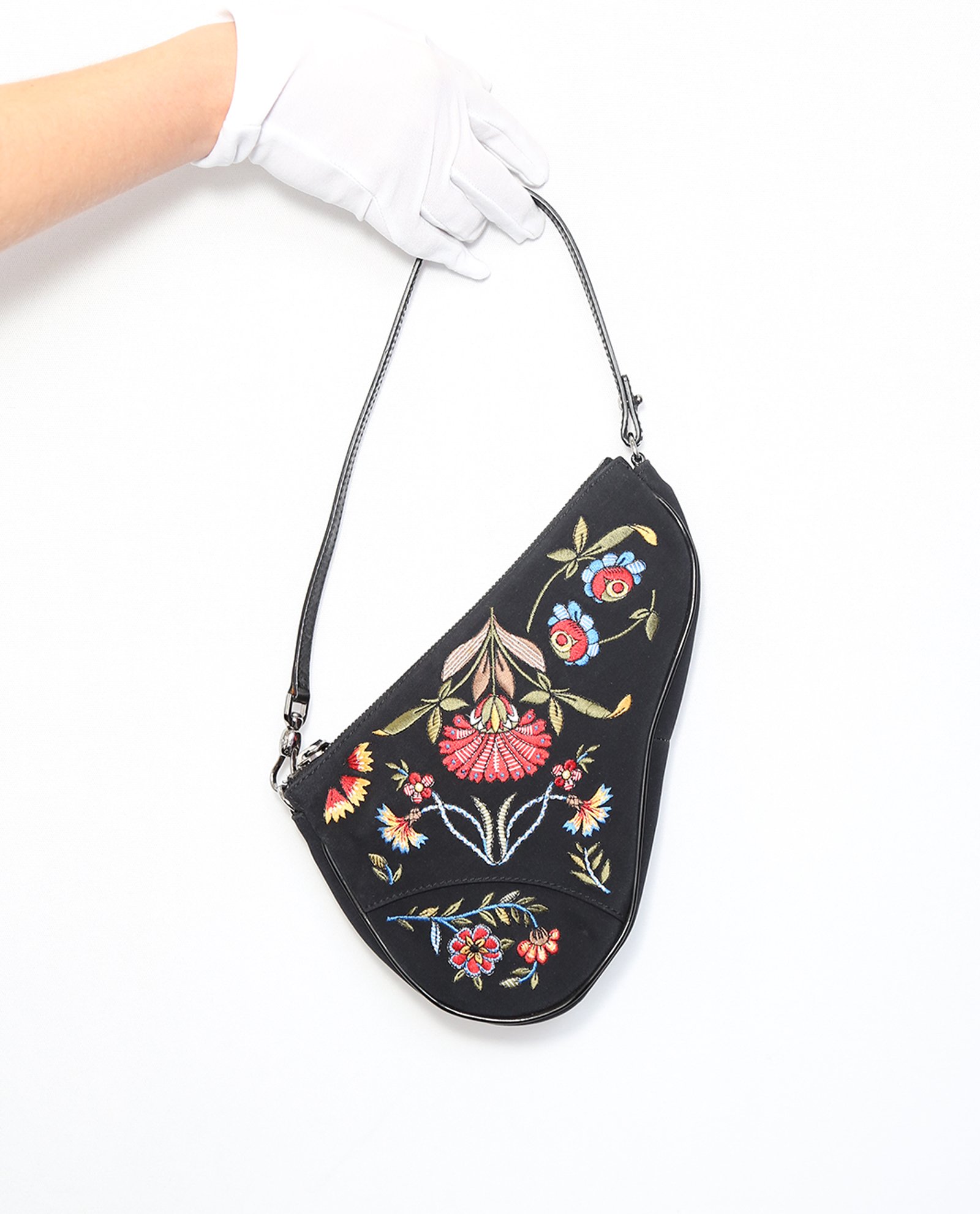 Dior embroidered saddle discount bag